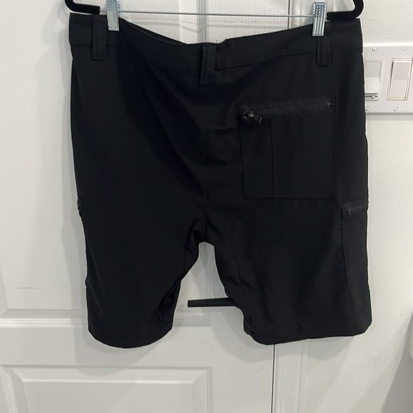 MEN’s black hiker cargo shorts - 5 pockets - Size Large US - Picture 3 of 4
